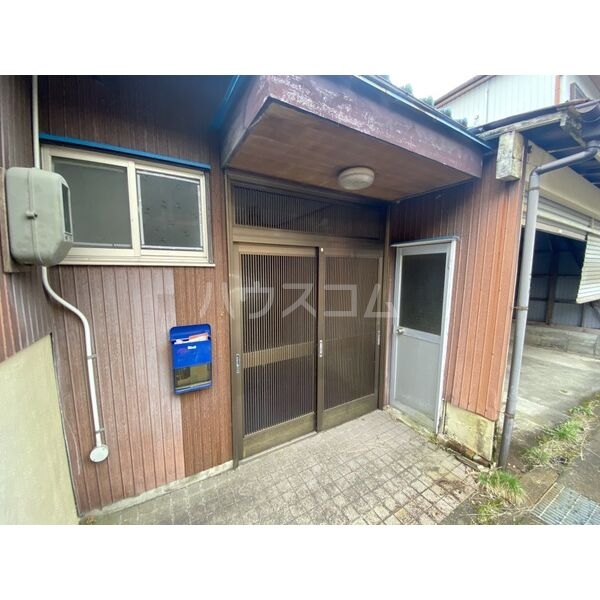 15/16 エントランス