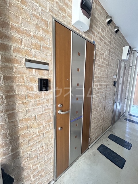 14/18 エントランス