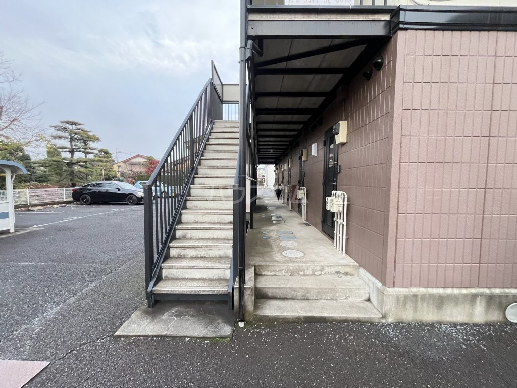 15/23 エントランス