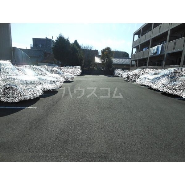14/21 駐車場