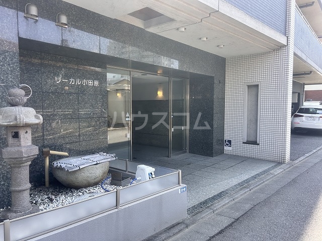 2/4 エントランス