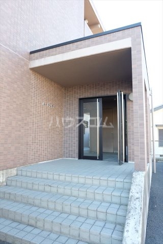 23/30 エントランス