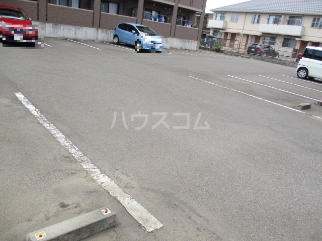 15/22 駐車場