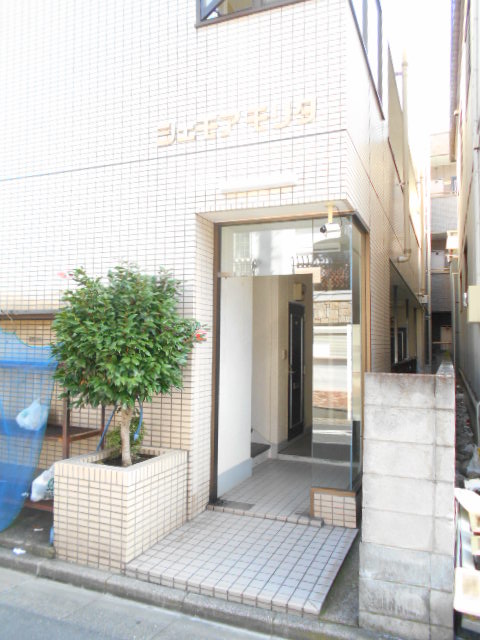 22/30 エントランス