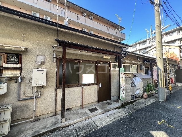 25/30 エントランス