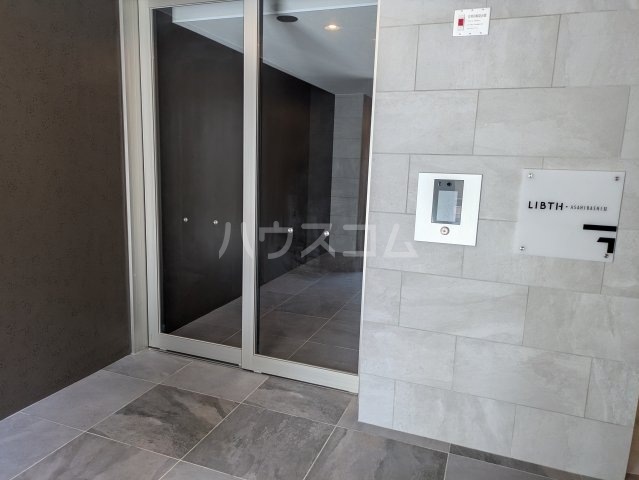 19/20 エントランス