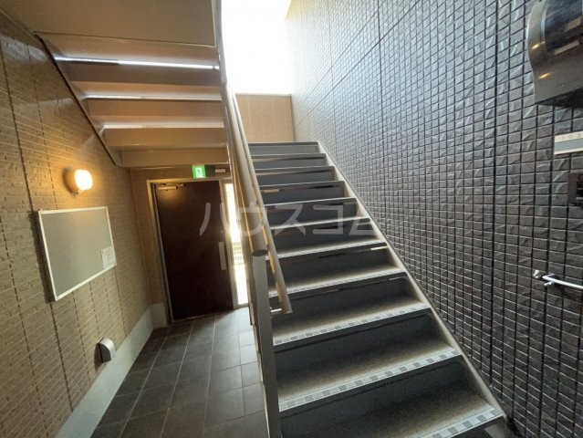 20/30 エントランス