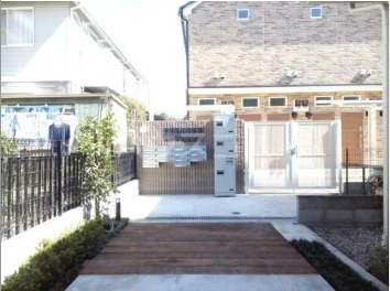 20/28 エントランス