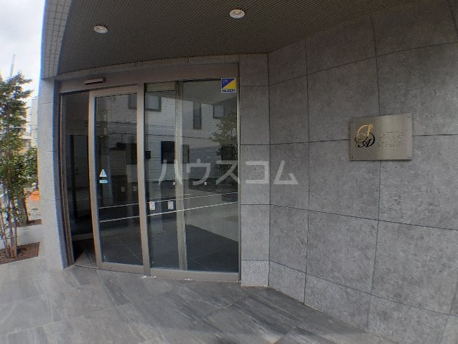 21/30 エントランス