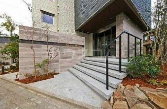 13/23 エントランス