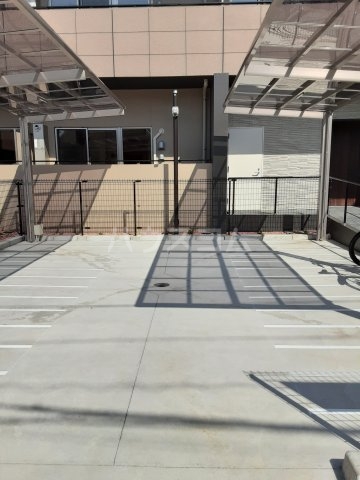 2/3 駐車場