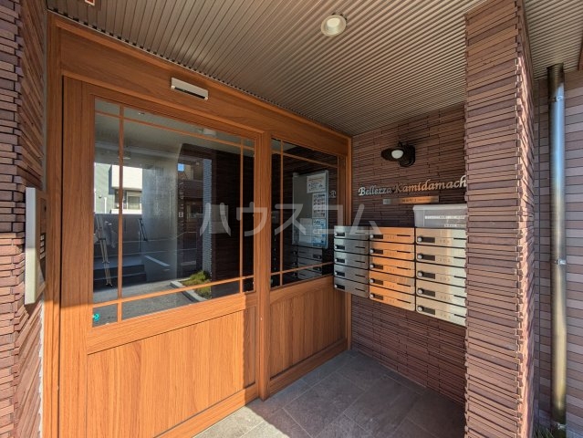 28/30 エントランス