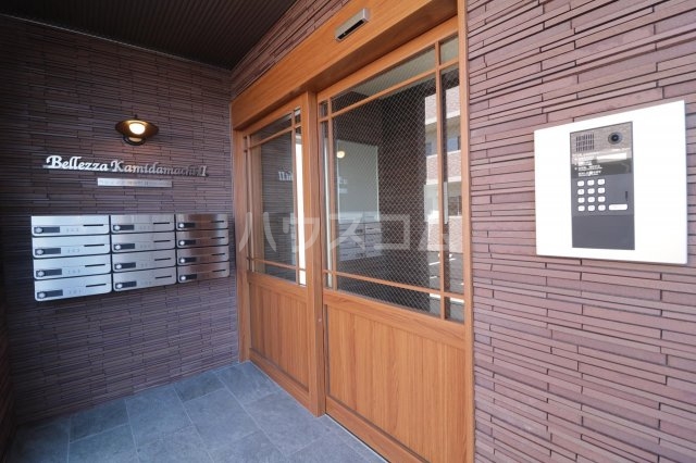 22/25 エントランス