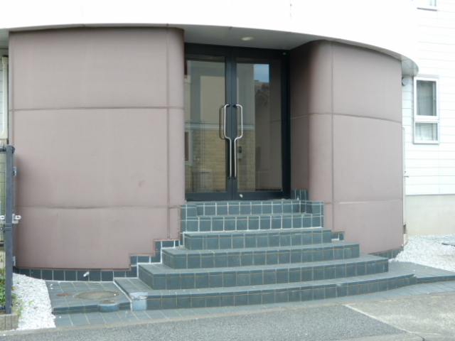 18/28 エントランス