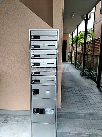 21/30 エントランス