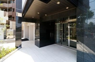 18/22 エントランス