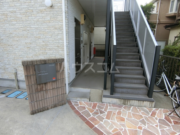 15/22 エントランス