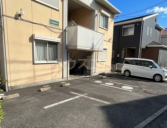 2/3 駐車場