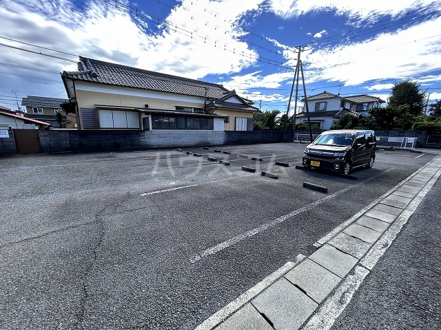 26/30 駐車場