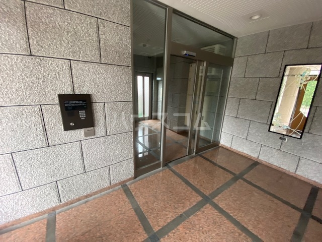 14/19 エントランス