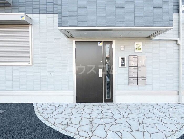 21/26 エントランス