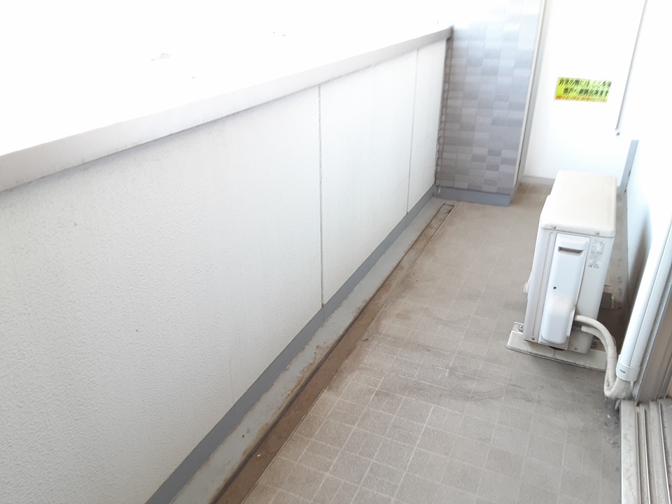 13/22 バルコニー