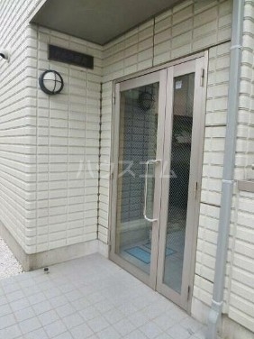 16/21 エントランス