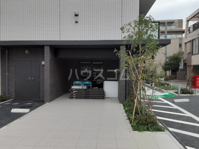 22/25 エントランス