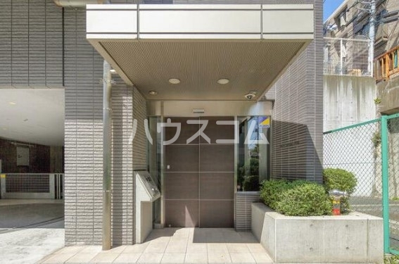 15/23 エントランス