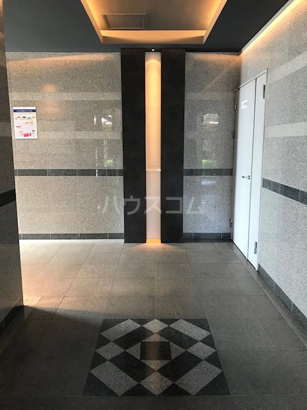 15/21 エントランス