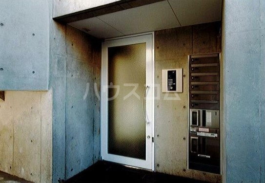 16/25 エントランス