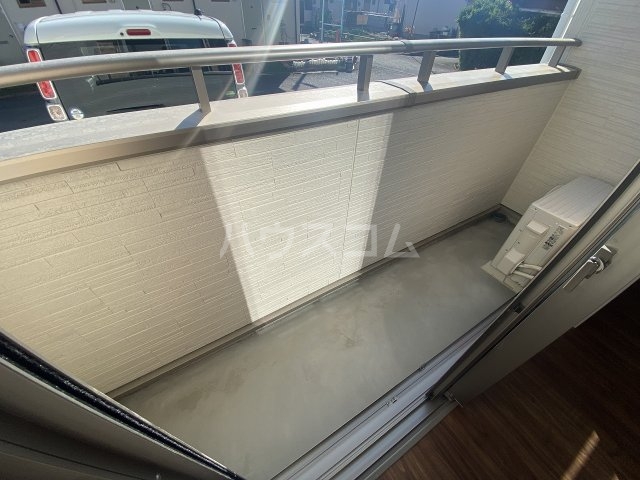 18/27 バルコニー