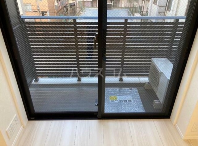 16/27 バルコニー