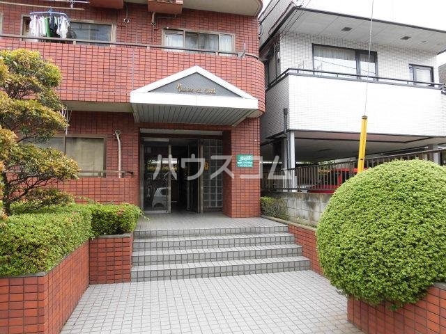 19/30 エントランス