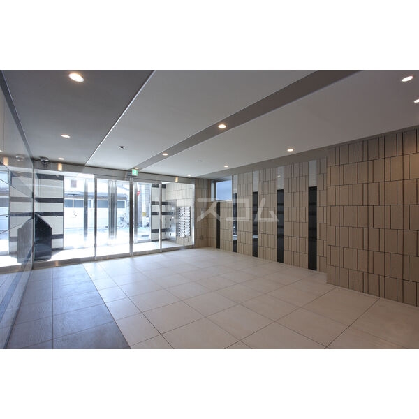 13/22 エントランス