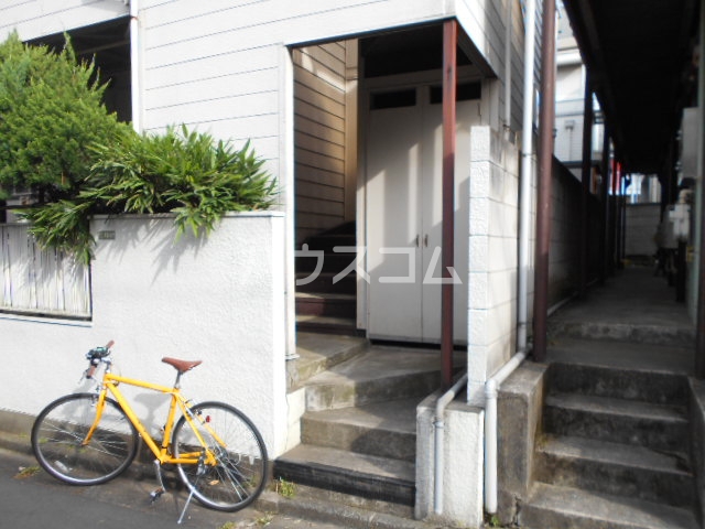 18/26 エントランス