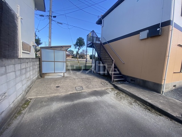 27/29 エントランス