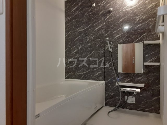14/30 浴室