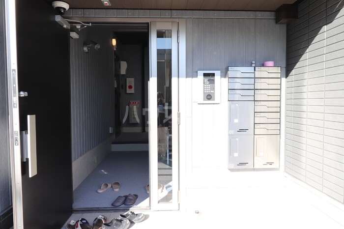 23/30 エントランス