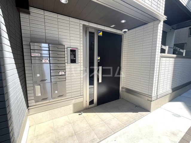 25/30 エントランス