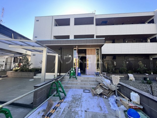 15/23 エントランス