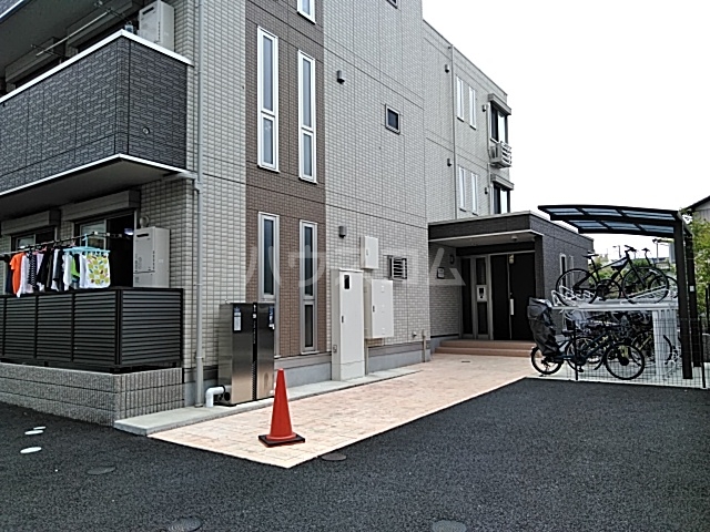 21/26 エントランス