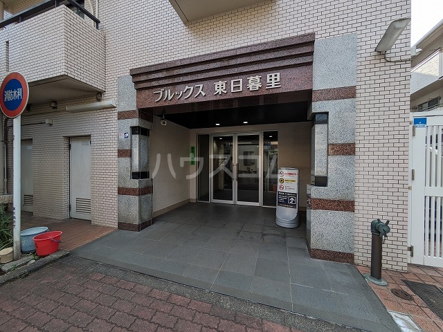 22/23 エントランス