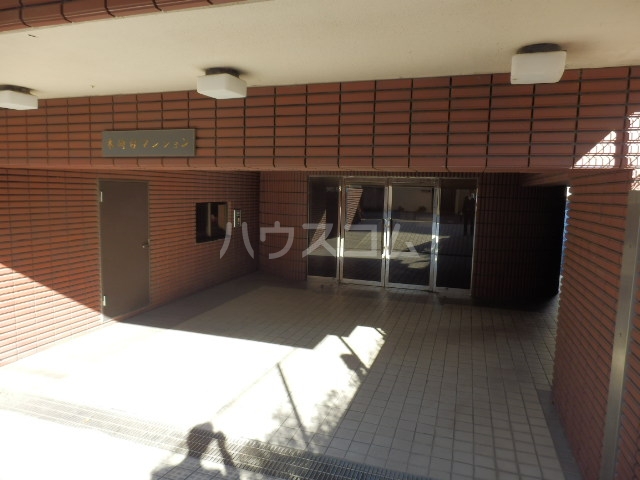 23/30 エントランス