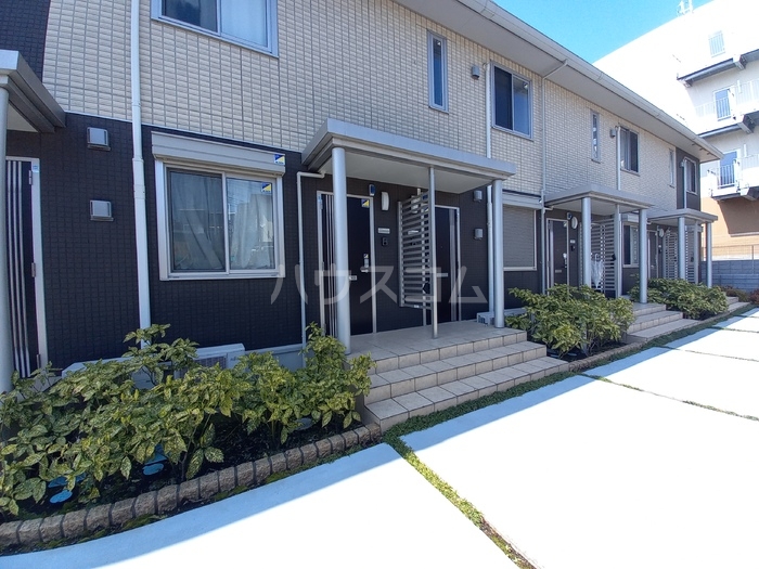 27/30 エントランス