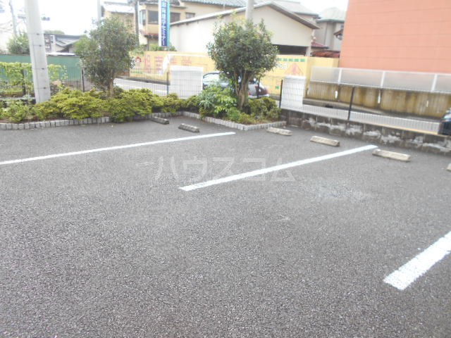 20/28 駐車場