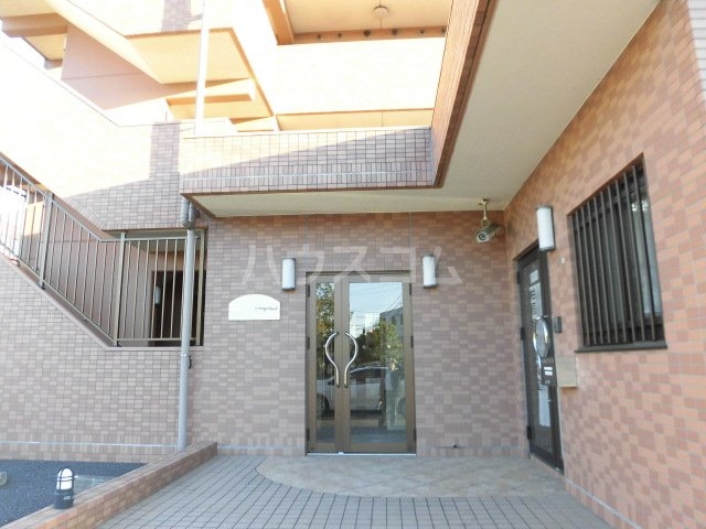 18/20 エントランス