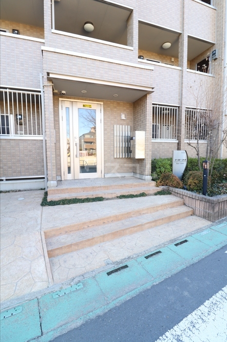 20/30 エントランス