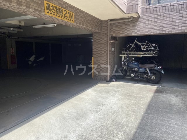 21/29 駐車場