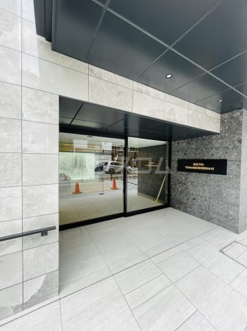 23/30 エントランス